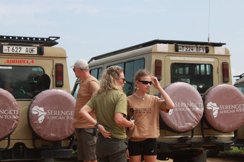 4-Day Serengeti, Ngorongoro and Kilimanjaro Hike
